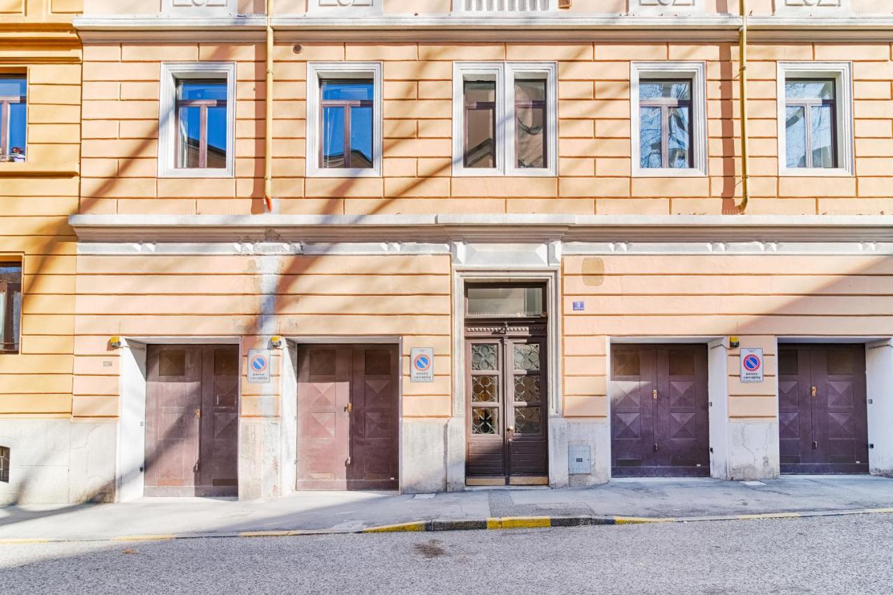 Frida Apartment Nuovo Luminoso Con Vista Aperta Τεργέστη Εξωτερικό φωτογραφία